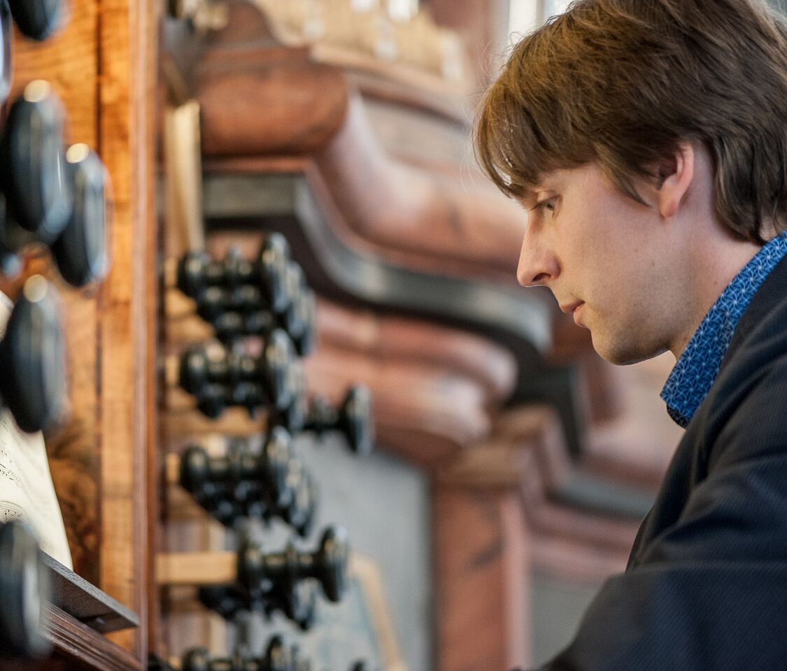 Kantor Christ an der Orgel Kantor Christ an der Orgel